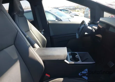 2024 Tesla Cybertruck All-Wheel Drive from USA, damaged, VIN 7G2CEHED0RA031055